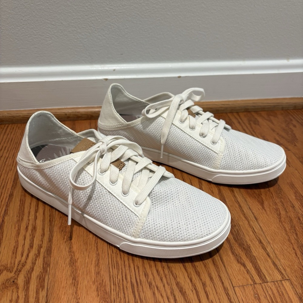 OluKai Pehuea Li Size 9 White Coastal Minimalist Mesh Sneakers